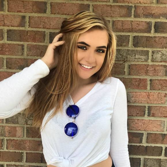 Meet your Posher, Jenna - Picture 1 of 1